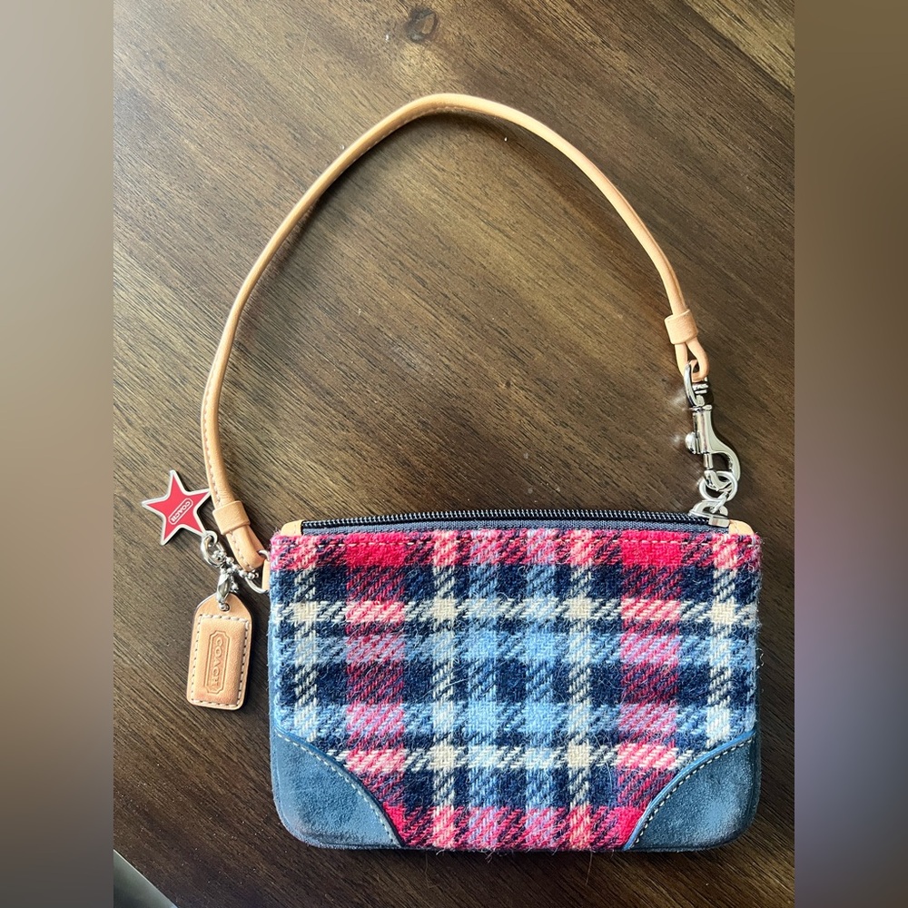 EUC Coach Wristlet